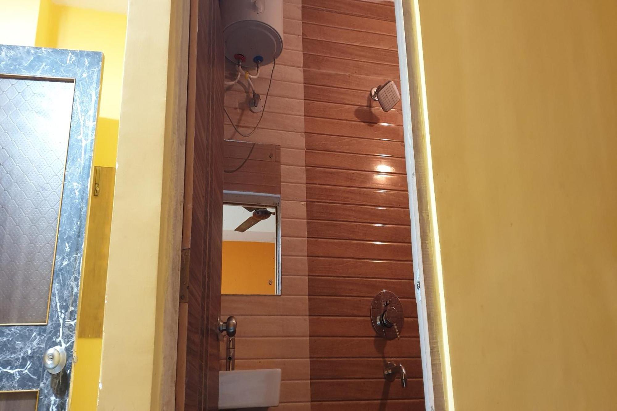 OYO 84666 Hotel Eleven Bhāgalpur Buitenkant foto